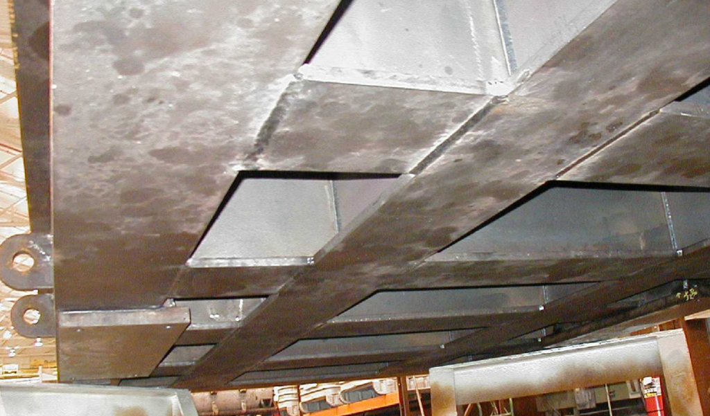 Full I-beam construction – full seam welded – self-supporting – full grouting 
not required – 3-point mounting or perimeter mounting